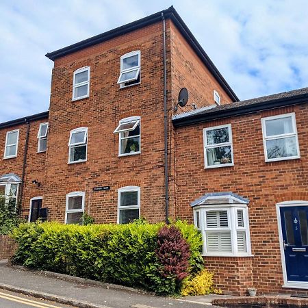 Saffron Court By Wycombe Apartments - Apt 06 ハイワイクーム エクステリア 写真