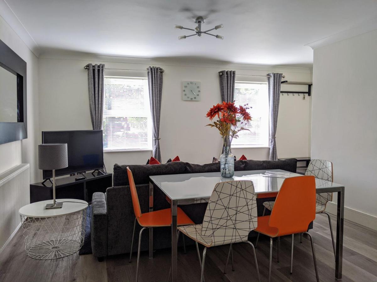 Saffron Court By Wycombe Apartments - Apt 06 ハイワイクーム エクステリア 写真
